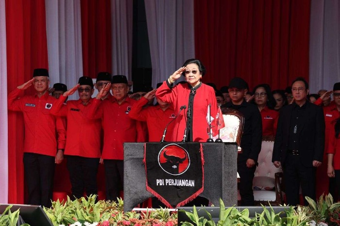 Megawati Skips 80th Independence Day Ceremony at Palace and Leads Event at PDIP